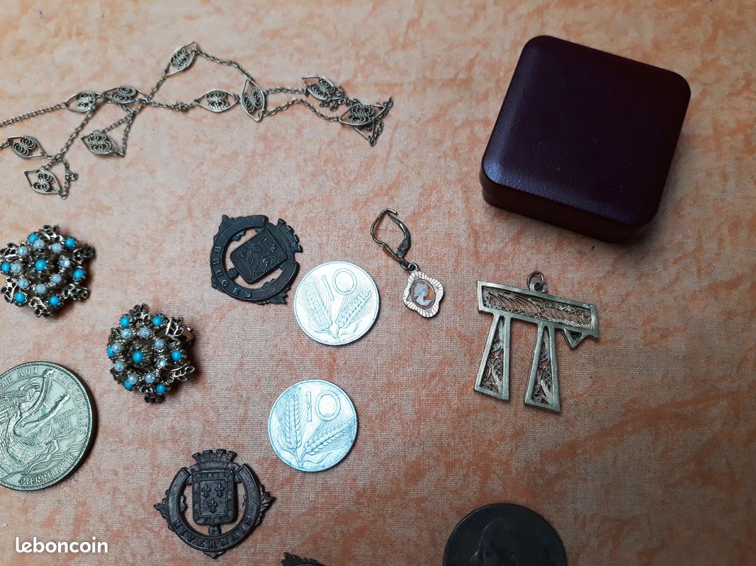 Lot médailles Bijou Chaîne Boucle Oreille Médaillon Monnaie Boite THZ (image 3)