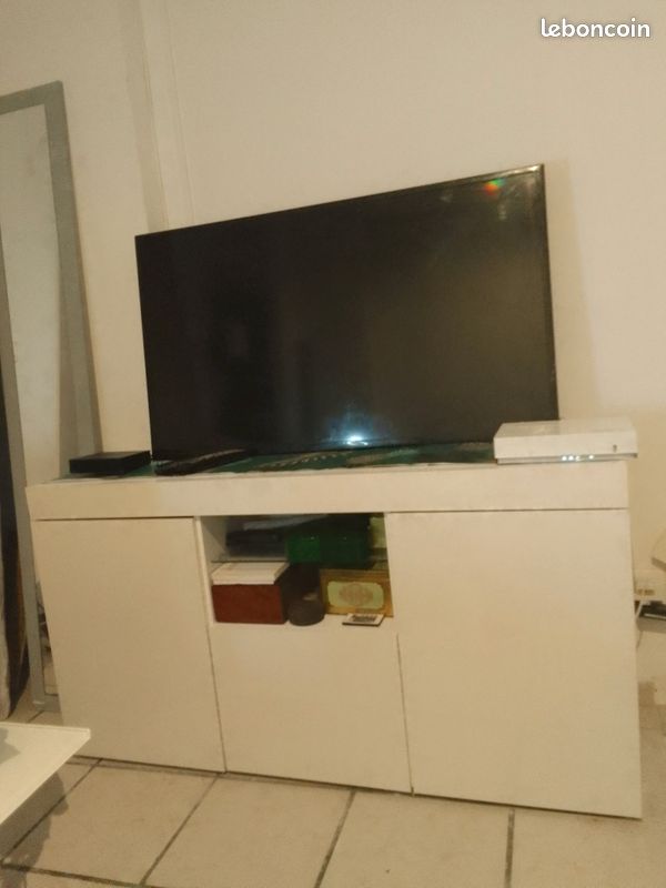 Meuble tv avec placards blanc (image 1)
