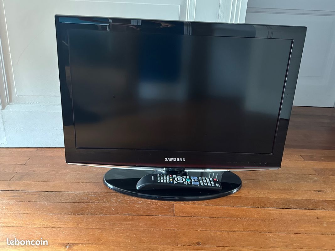 Télévision écran Plat 40 pouces (TV) - - Petites annonces