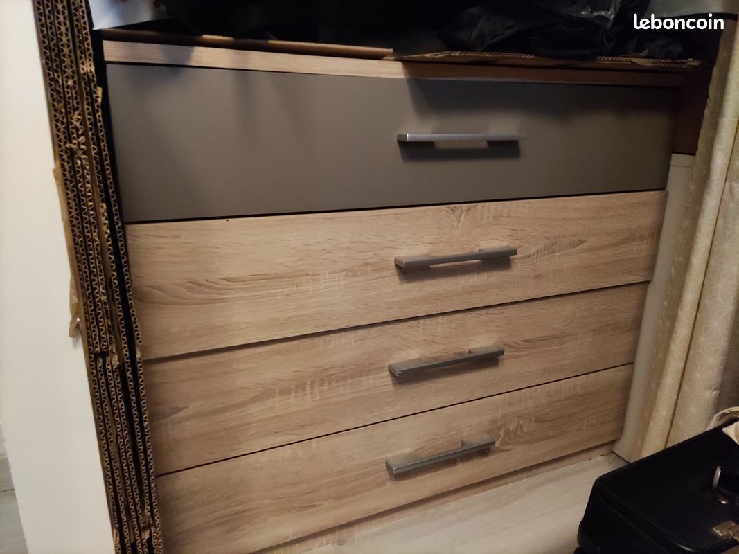 Commode en très bon état (image 1)