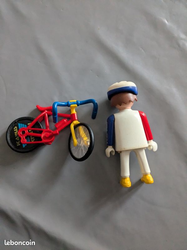 Personnage Playmobil avec son vélo coureur cycliste 3846 vintage