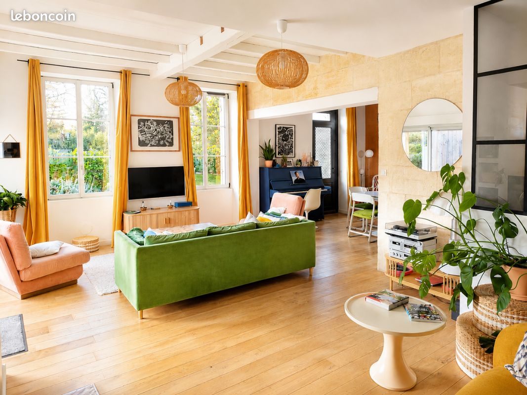 Maison 8 pièces 250 m² · à Blanquefort · 250 m² · 1 050 000 €