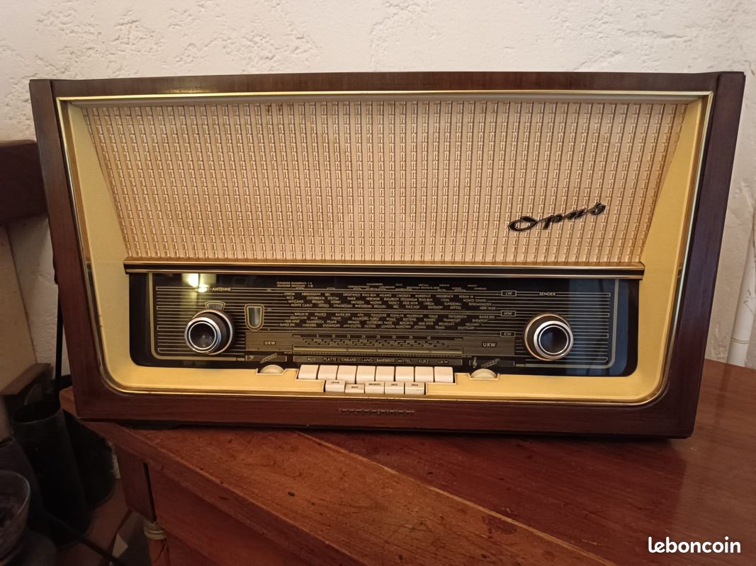 Poste de radio Telefunken Opus 8 (image 1)