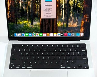 Apple MacBook Pro Puce M1 Barre Tactile