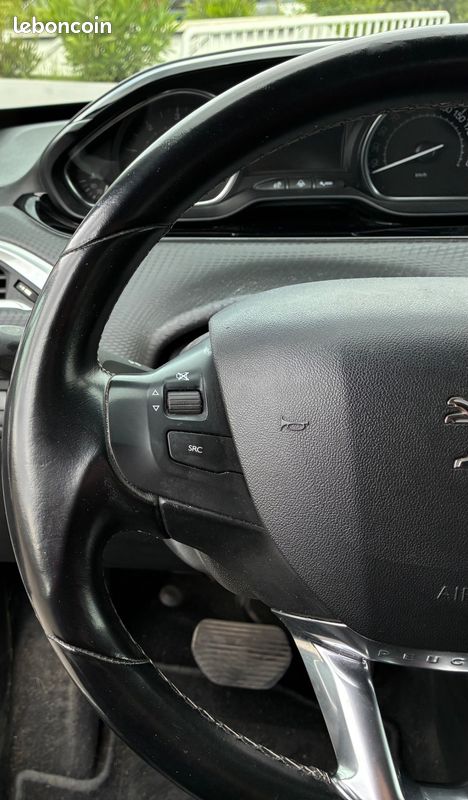 PEUGEOT 2008 1.5 BLUEHDI 120CH - ALLURE BUSINESS - BVa (image 26)