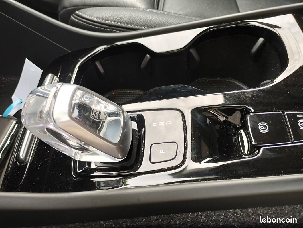 Volvo XC40 D3 AdBlue 150ch Inscription Luxe Geartronic 8 (image 9)