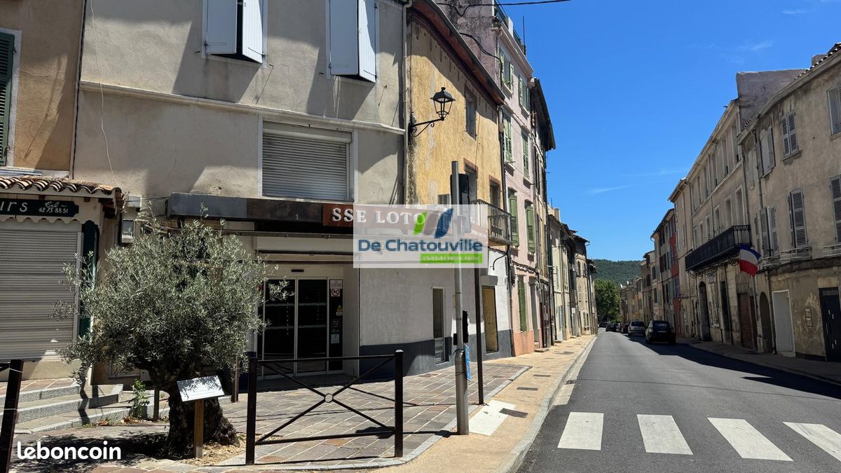 Immeuble 103 m² · à Cuges-les-Pins · 103 m² · 205 000 €