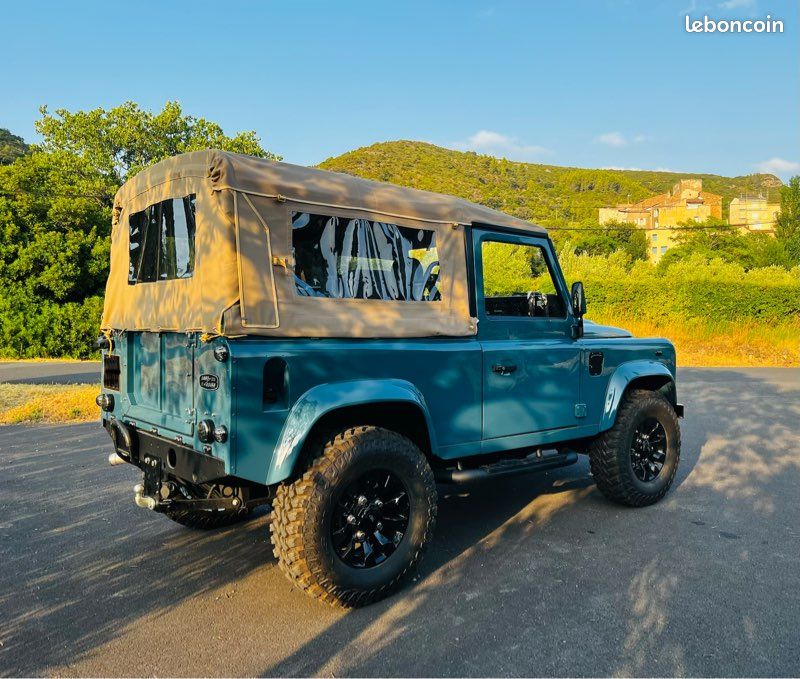LAND ROVER Defender 90 (image 2)