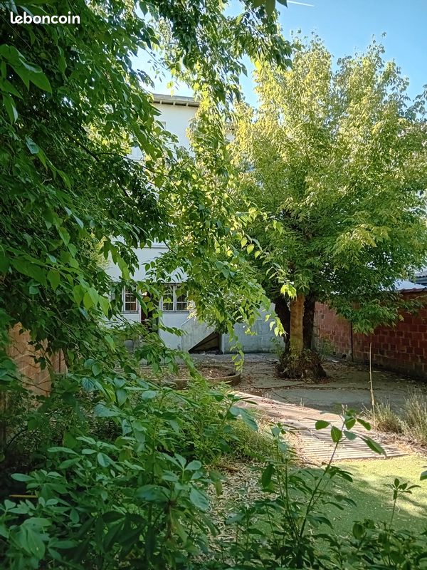 Maison 6 pièces 160 m² · à Bordeaux · 160 m² · 2 700 €