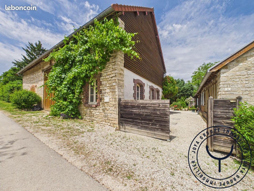 Maison 5 pièces 132 m² · à La Villeneuve-au-Chêne · 132 m² · 246 000 €