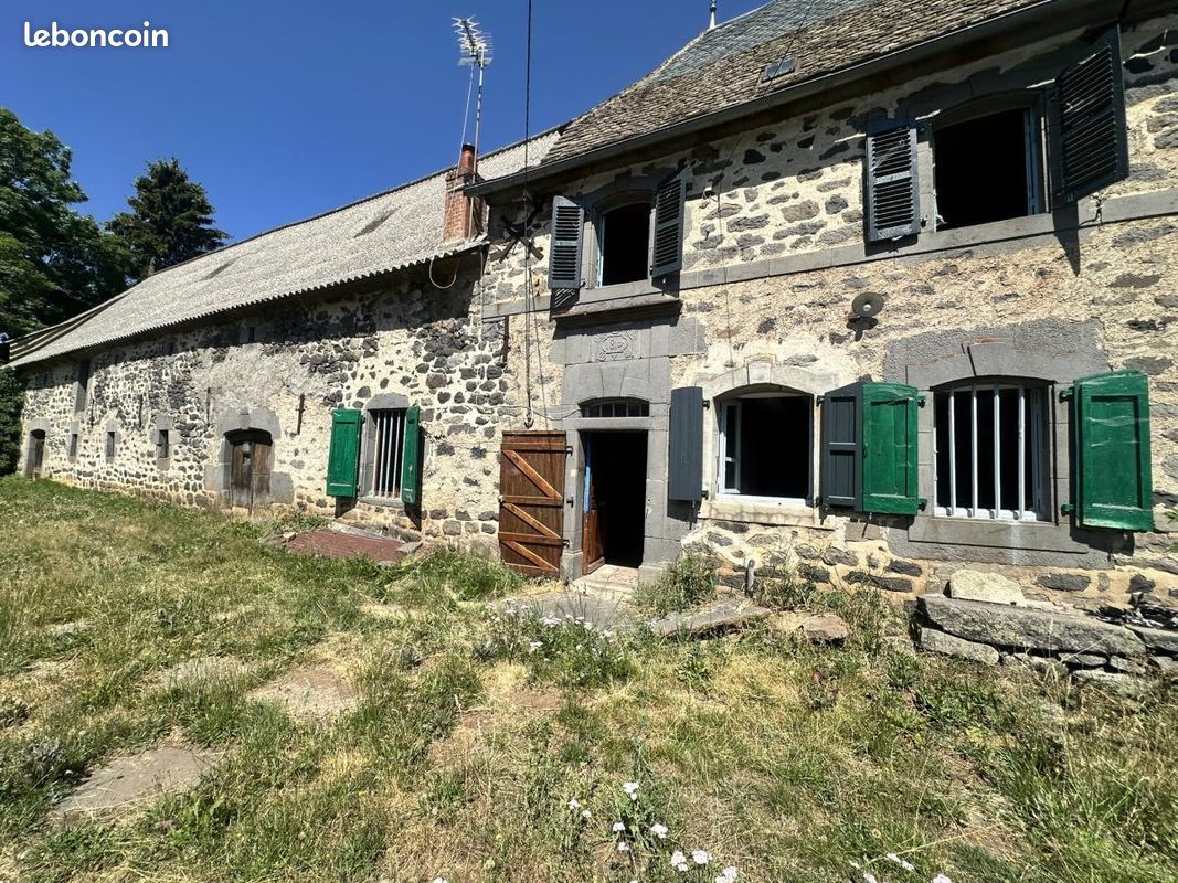 Maison 90 m² · à Neuvéglise-sur-Truyère · 90 m² · 43 000 €