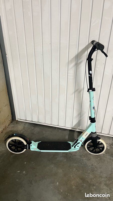Trottinette Décathlon Oxelo MF500 comme neuve (image 1)