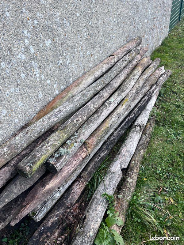 Piquets en bois (image 1)