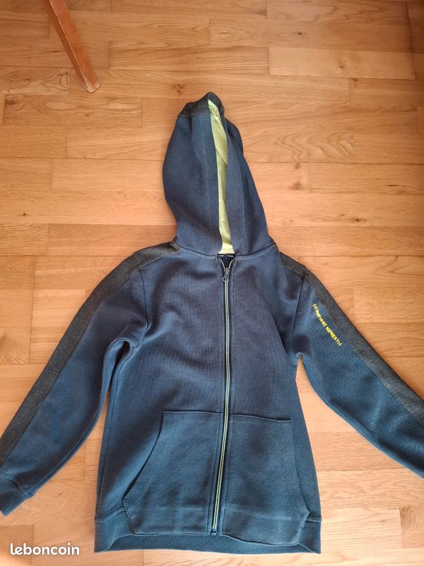 Gilet zippé à capuche 10 ans (image 2)