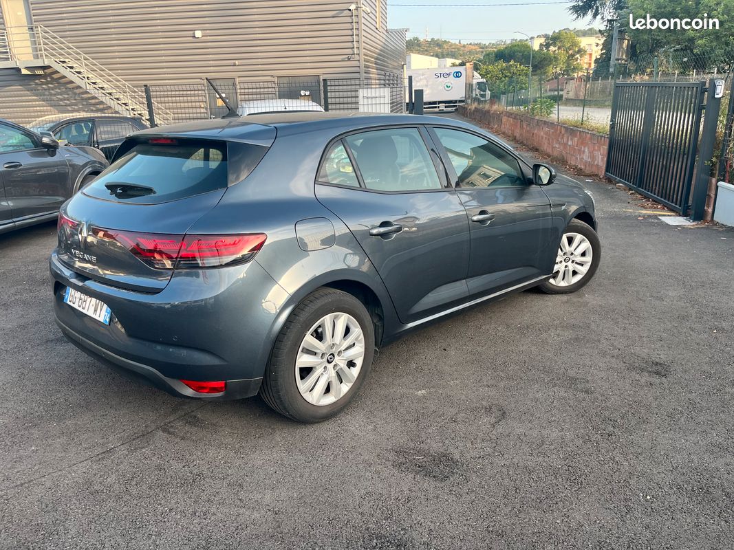 Renault megane iv 1.5 blue dci 115ch business bvm6 - gps - apple carplay android auto - acces et demarrage sans cle - radars av + arr - phares a led... (image 2)