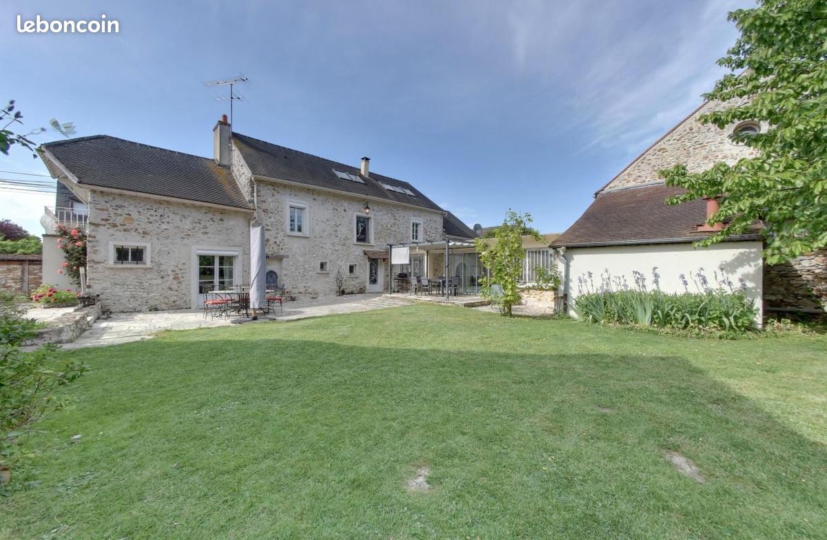 Maison 7 pièces 350 m² · à Bouleurs · 350 m² · 699 000 €