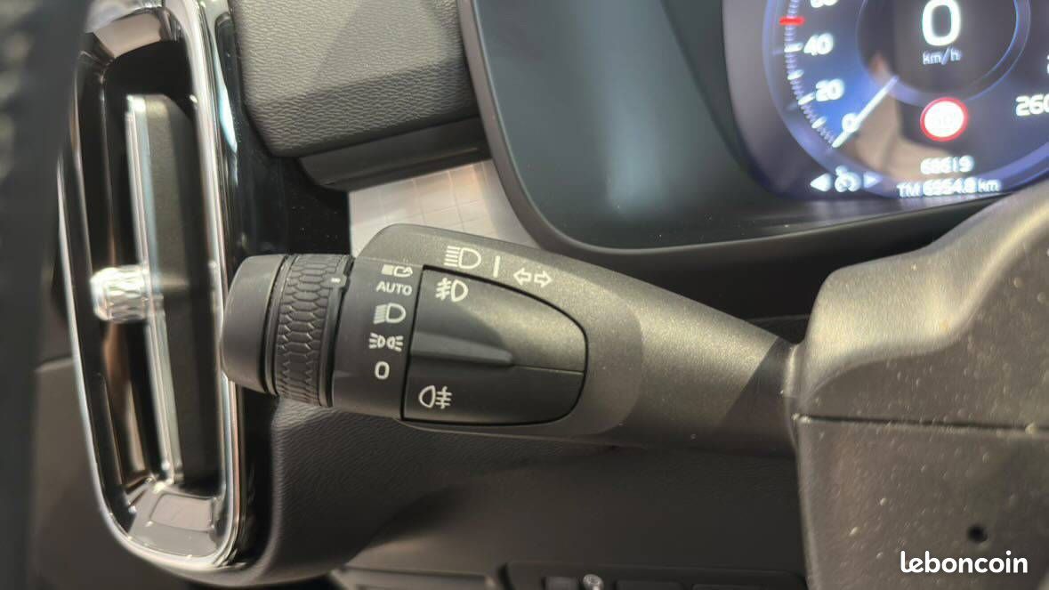 VOLVO XC40 T4 Recharge 129+82 ch DCT7 Start (image 24)