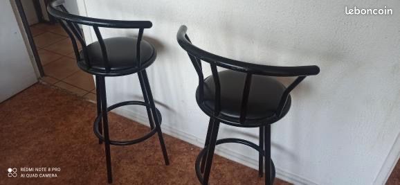 Tabourets noirs (image 2)