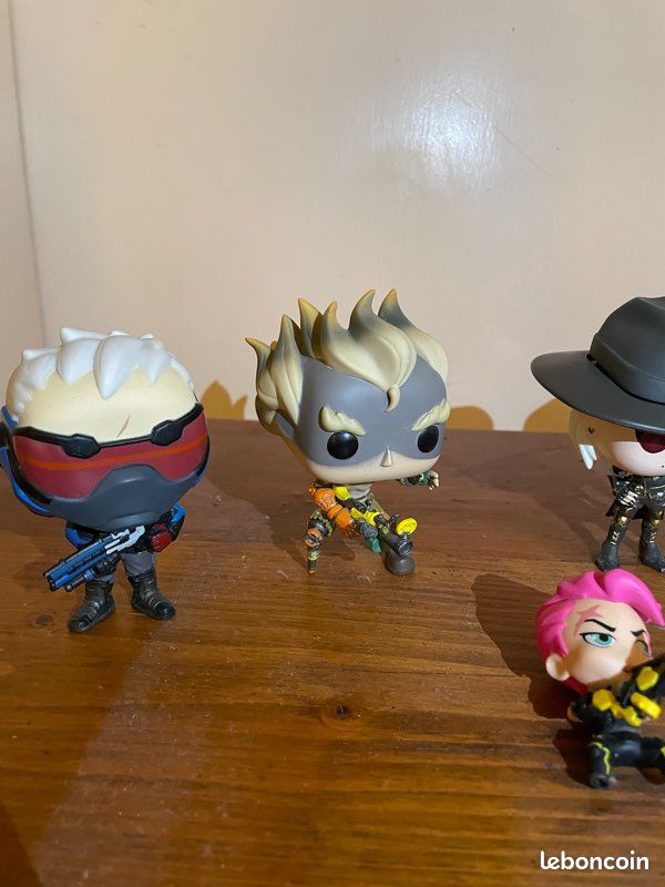 Figurine pop overwatch et fortnite (image 2)