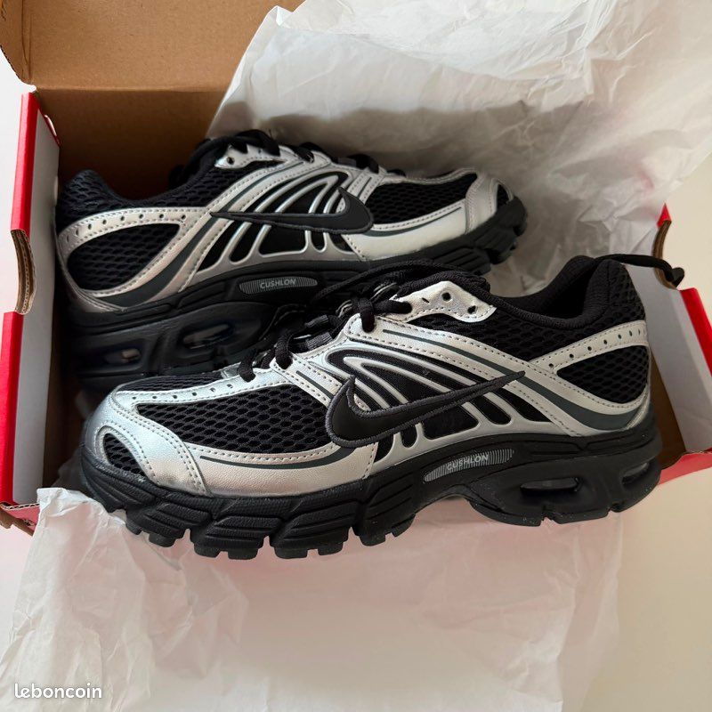 Nike air Max moto 2k noir et argenté (image 3)