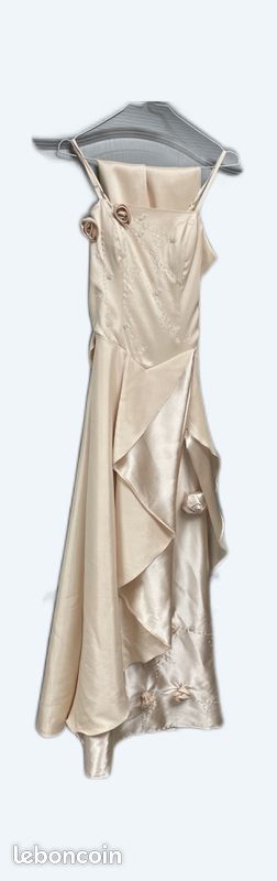 Robe de cérémonie (image 1)
