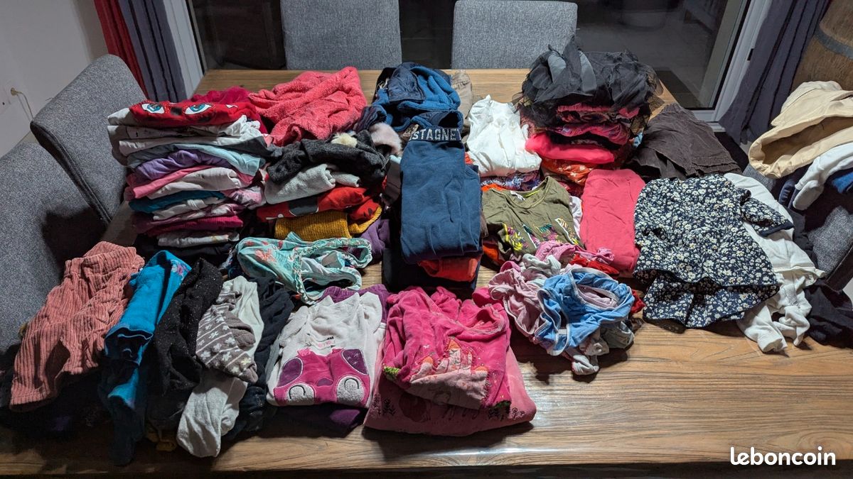 Lot vêtements fille 4 ans – 8 pièces – Très bon état - Vêtements
