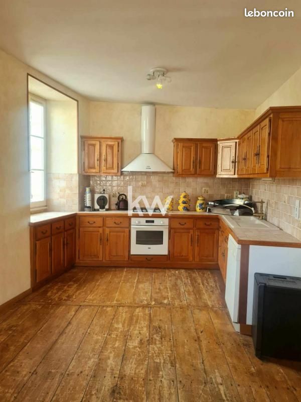 Maison 4 pièces 156 m² - Aubeterre-sur-Dronne 16390 (image principale 1)