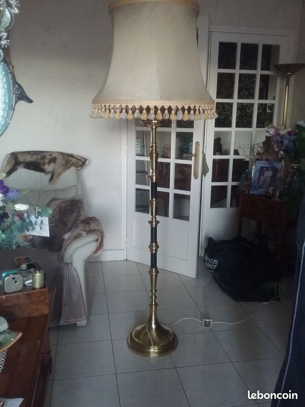 Lampadaire classique pied laiton doré (image 1)