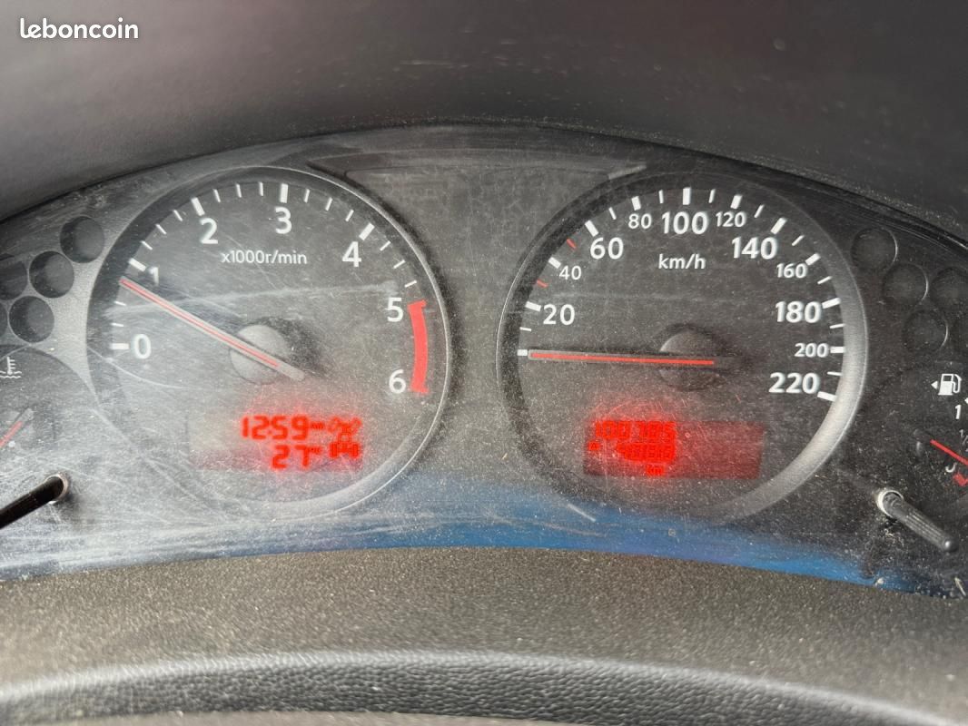 Nissan Navara TVA récupérable 15992 HT /TVA recupérable 15992HT/4 Pneus Neuf/ Attelage/ (image 17)