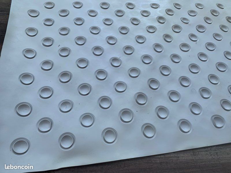 Tapis de Bain Anti-dérapant avec ventouses, Lavable en Machine, pour Enfants, Personnes âgées (Blanc, Rectangulaire 82 x 37 cm) (image 3)