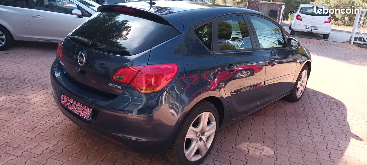 Opel astra 1.4 design edition 5 portes / parfait etat / garantie 6 mois (image 4)