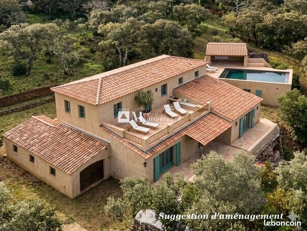 Propriété 3 pièces 163 m²