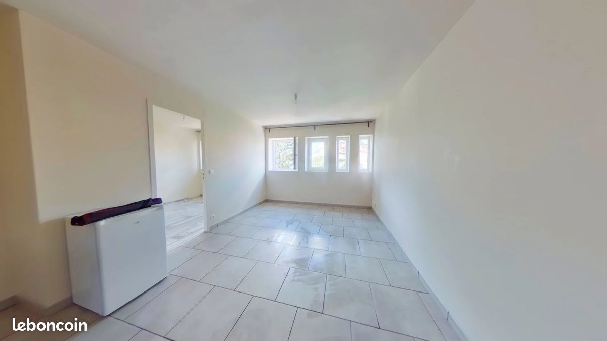Appartement 2 pièces 30 m² · à Saint-Étienne · 30 m² · 399 €