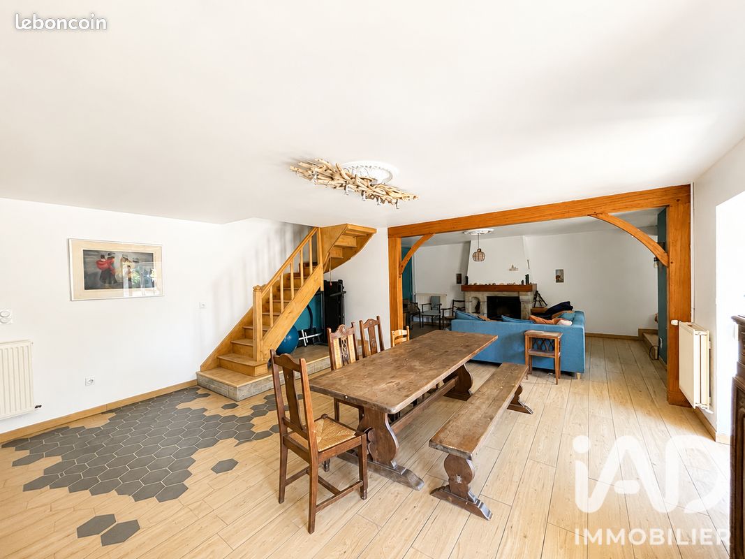 Maison 4 pièces 160 m² · à Plélan-le-Petit · 160 m² · 900 €