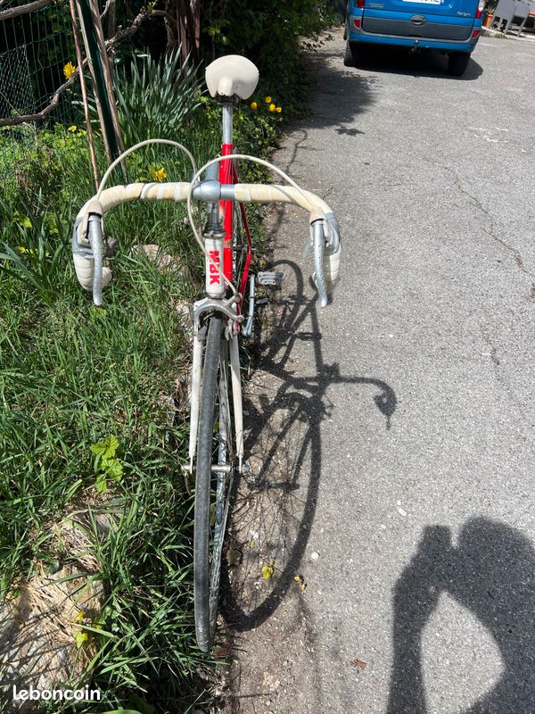 Vélo MBK vintage dans son jus (image 1)