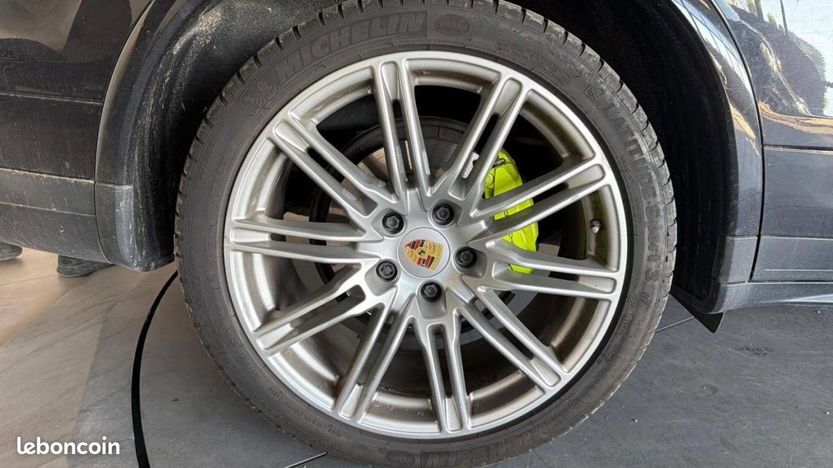 Porsche Cayenne 3.0 V6 416 ch S E-Hybrid Tiptronic A (image 29)