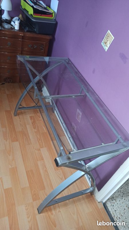 Bureau en verre (image 1)