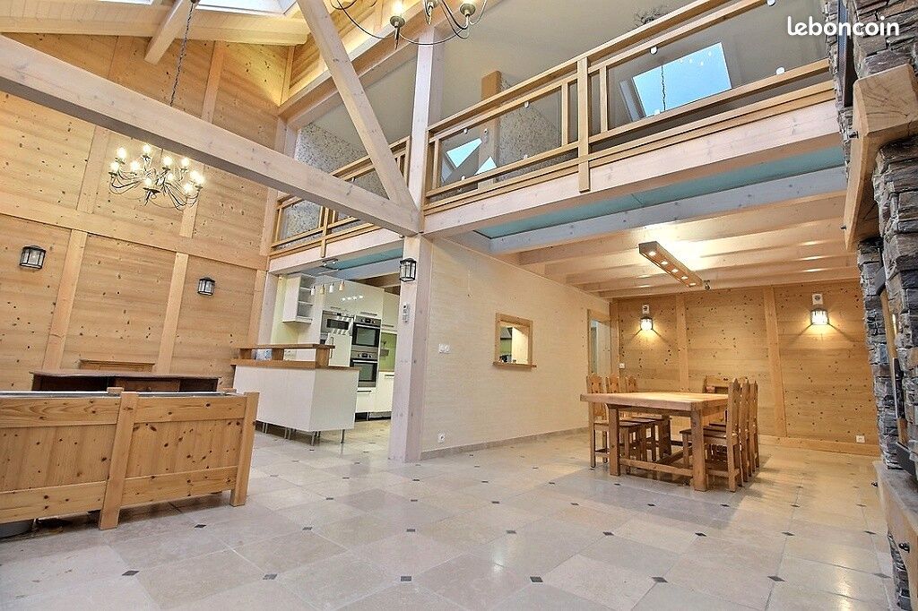 Appartement 6 pièces 236 m² · à Champanges · 236 m² · 595 000 €