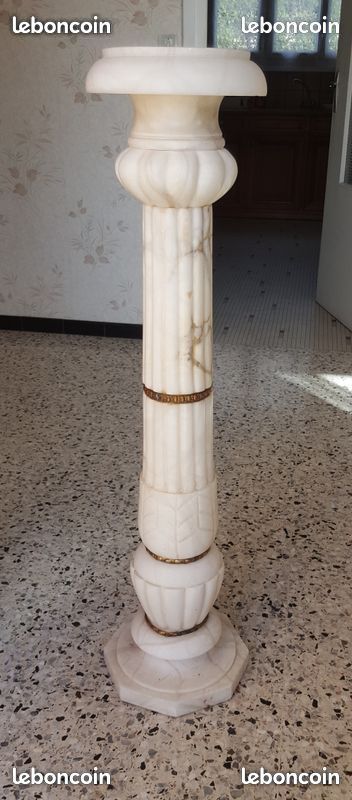 Colonne décorative en albâbre (image 1)