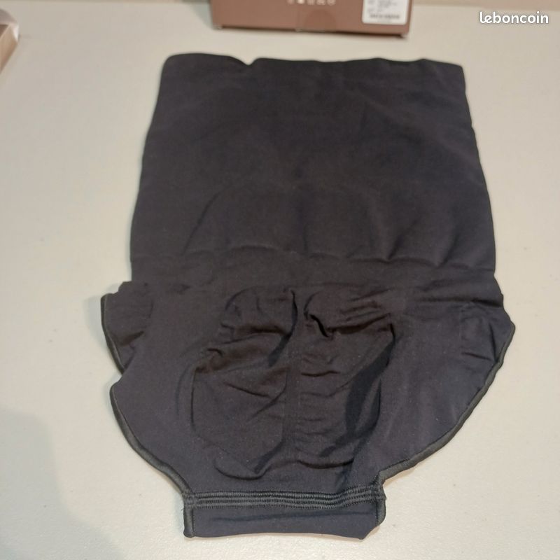 Culotte Haute Gainante Onyx SKIMS. M. 8454 (image 2)