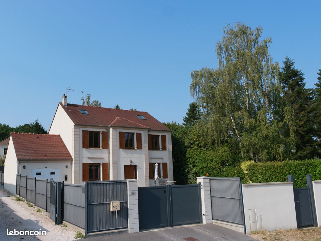 Maison 8 pièces 205 m² · à Auffargis · 205 m² · 660 000 €
