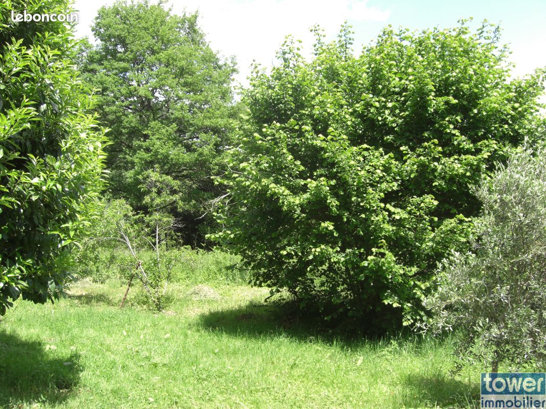 Terrain 1740 m² · à Mialet · 1 740 m² · 53 000 €