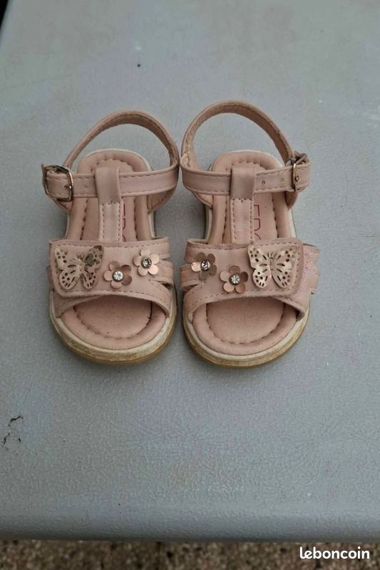 Sandales fille taille 19 (image 1)