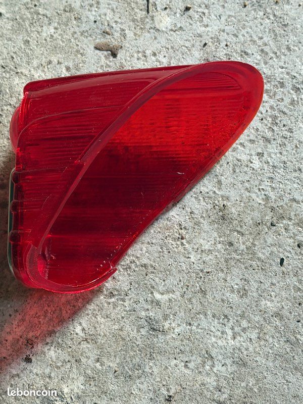 Cache clignotant arrière gauche Renault 4cv (image 3)