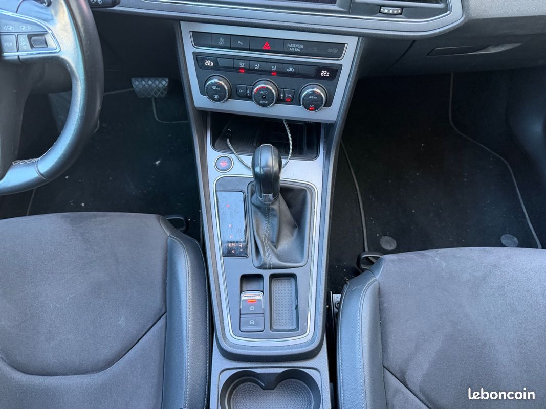 SEAT Leon 1.5 TSi 150CH XCELLENCE DSG / TOIT OUVRANT / CARPLAY / VIRTUAL COCKPIT / CAMERA / GARANTIE 6 MOIS (image 10)