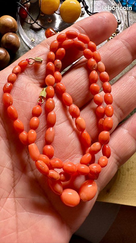 Collier couleur rose (image 3)