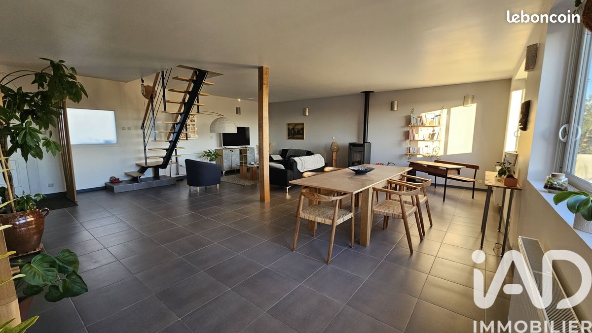 Maison 7 pièces 162 m² · à Nozay · 162 m² · 249 500 €