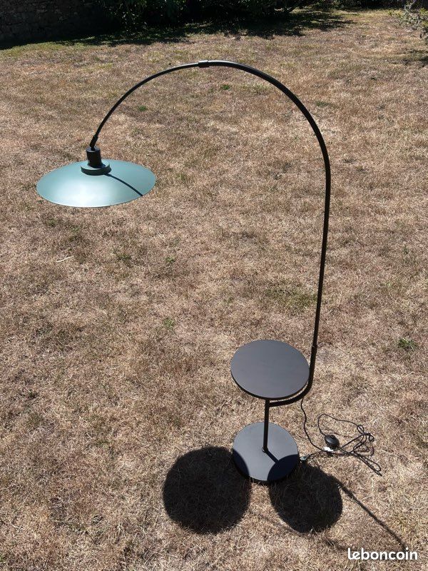 Lampadaire Milna d’Alinea vert et noir (image 1)