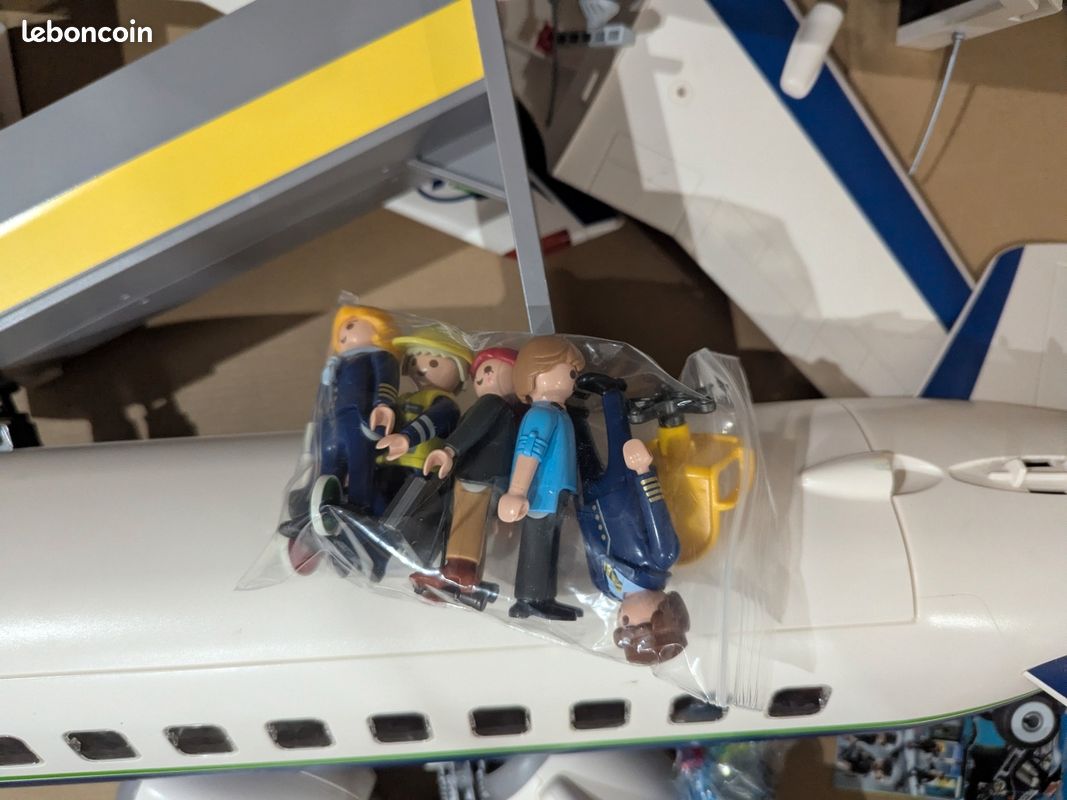 Playmobil - City Action - 5261 - Avion et tour de contrôle (image 3)