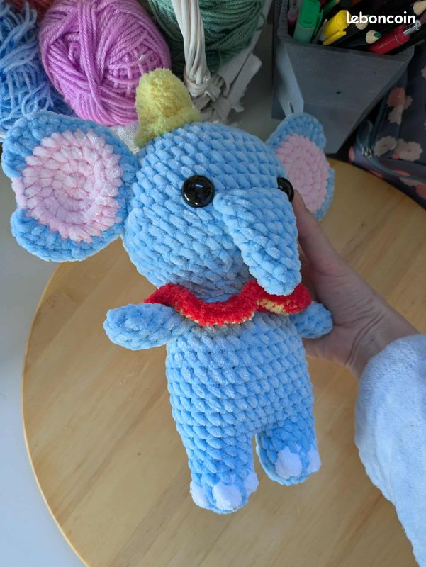 Dumbo éléphant doudou très doux, en peluche fait main au crochet, amigurumi, neuf 24 cm (image 7)
